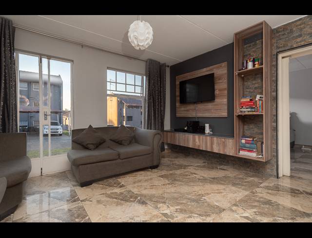 1 BEDROOM TOWNHOUSE FOR SALE IN ALAN MANOR